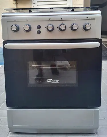 This one Super General 60x60cm gas cooker with 4 burners perfect working condition