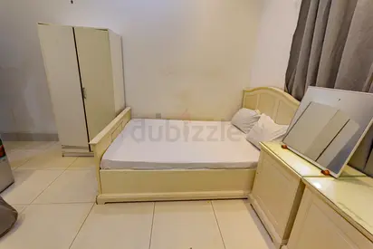 Master Room for Rent in Satwa – Villa Accommodation