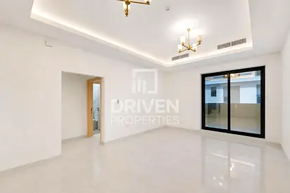 Discounted | Multiple Cheques | Closed Kitchen