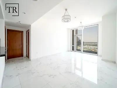 Spacious | Stunning Canal Views | Elegant Finishes