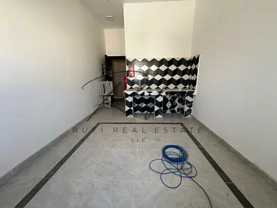 3 studioes available // Good size studio available for Rent in New modern industrial area UAQ,