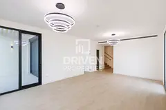 Close to Park | Corner Unit | Closed Kitchen