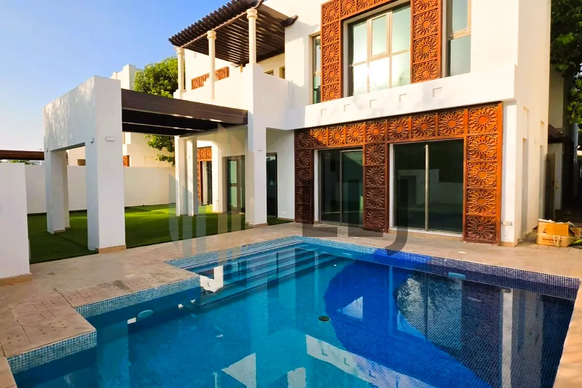 6 Beds Villa with Pool | Exclusive Private Living