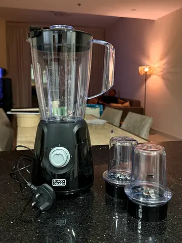 Black & Decker blender with extra jars – lightly used, excellent condition