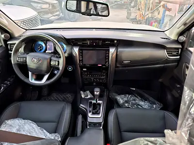 2026 Toyota FORTUNER — фото 9
