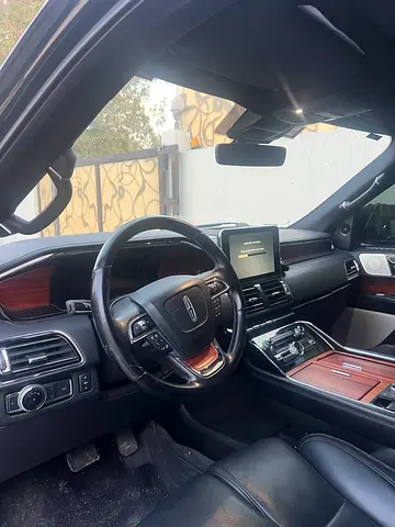 صورة 3 لـ 2018 Lincoln NAVIGATOR