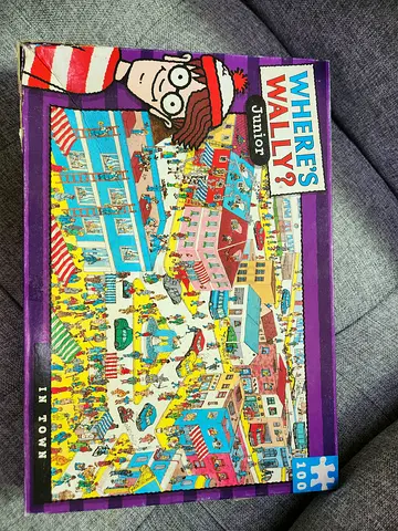 Where's Wally? Junior - In Town 100-piece Puzzle