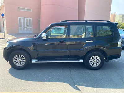 Accident-Free 2013 Mitsubishi Pajero GLS GCC Specs