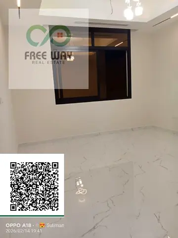 🏢الدور الارضي يتكون من:  1 مغسلتين مزدوجة  1 صالة كبيرة جدًا    1 مجلس ماستر    1 مطبخ كبير    1 غرفة خادمة ماستر