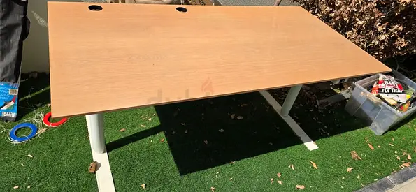 LINAK brand 160cm x 80cm electric height adjustable standing desk (Height 70cm to 120cm)