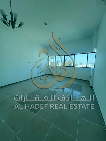 شقة غرفة وصالة للإيجار في الممزر التعاون بالشارقة، موقع مميز على مخرج دبي مباشرة، حمامان وخزائن حائط، شهر مجاني، جيم ومسبح منفصلان للرجال والنساء