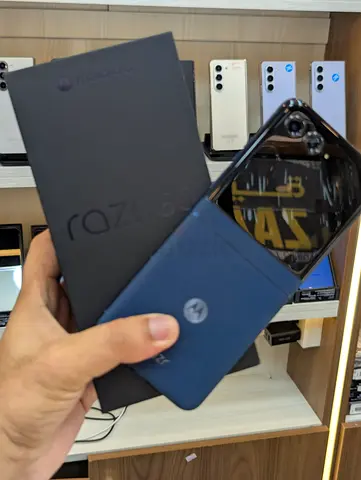 Motorola RAZR 60 (256GB)