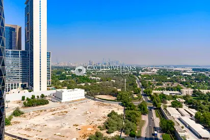 Spacious Studio | Great Location | Avail December
