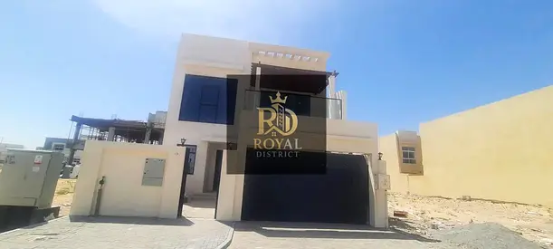 تاون هاوس فاخر بـ 3 غرف نوم + غرفة خادمة | تشطيبات راقية | تصميم واسع ورحب | تملك حر | موقع متميز | بالقرب من "مسار"، الشارقة