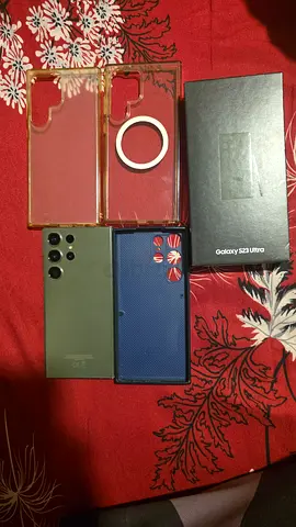 Samsung Galaxy S23 Ultra with 3 Cases and Original Box - Good Condition