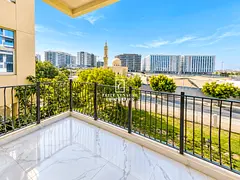 FULLY UPGRADED UNIT | VACANT | SPACIOUS+STORAGE