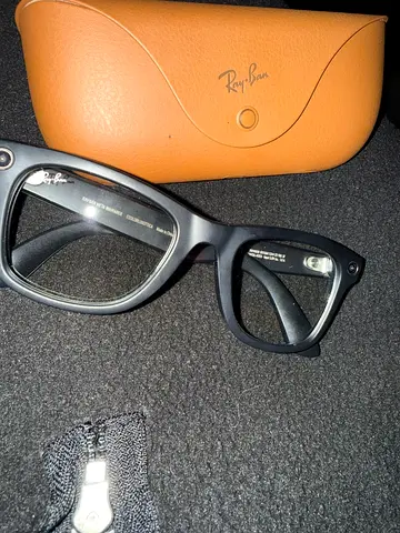 Ray-ban  Black meta glasses, with camera