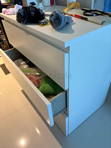 White 3-Drawer Clean and New