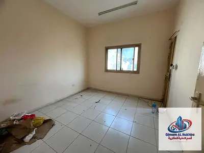 استوديو ببلكونة في النباعة بالشارقة، مع تكييف مركزي وغاز مركزي. موقع عملي قريب من مركز مبارك والأسواق والمطاعم والمقاهي والخدمات اليومية، مع صيانة كام