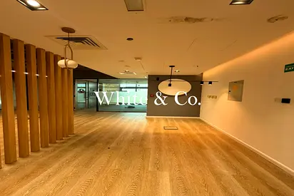 Corner Unit | Premium Fit-Out | Lake View