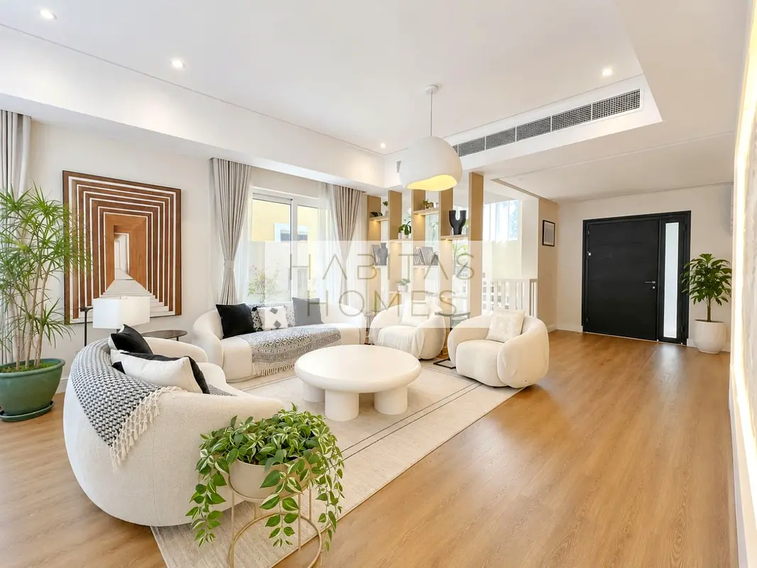 Renovated Villa| Private Pool| Vacant on Transfer