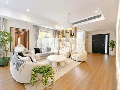 Renovated Villa| Private Pool| Vacant on Transfer