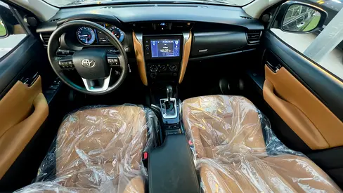 2023 Toyota FORTUNER — фото 8