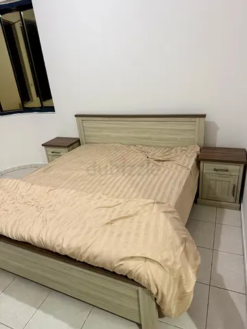 King Bed Size with 2 Side Drawer