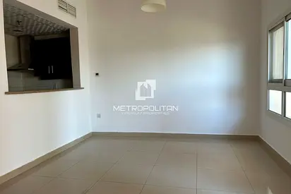 Upgraded | 2BR with Maids | High Floor | Nov 15
