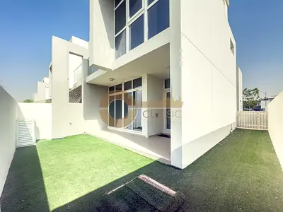 CORNER UNIT | SINGLE ROW | VACANT | TYPE RREM