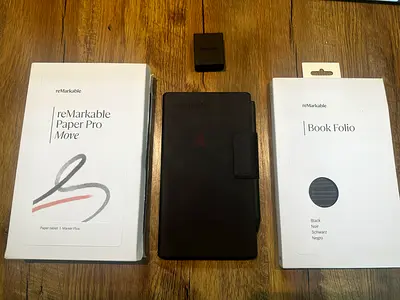 reMarkable Pro Move portable tablet (bundle)