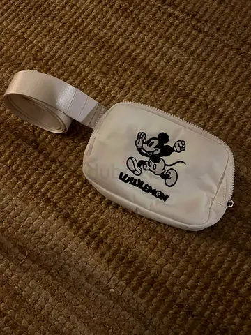 lululemon belt bag / disney collab never used