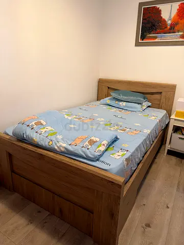 Single wooden bed frame with mattress included