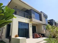 SPACIOUS 5BR | 2 PARKING | CORNER UNIT