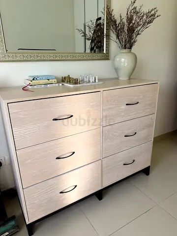 Light wood 6-drawer dresser / storage chest