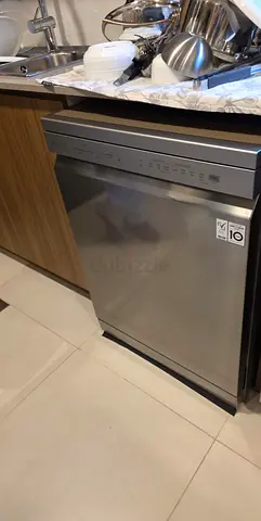 LG DFC435FP Dishwasher – Like New Condition