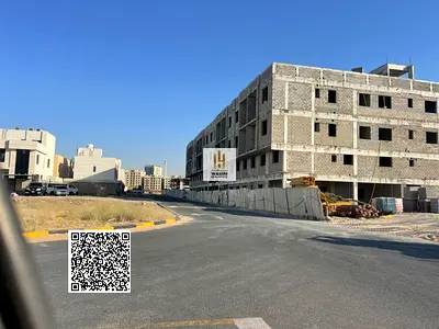 Ground floor Commercial + 2 Floors Residencial - ON main Road