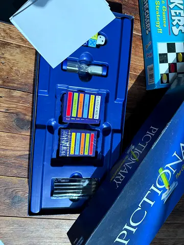 Pictionary board game set – brand new condition