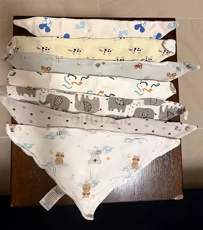 Baby bibs, bundle price for 10 dhs