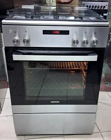Siemens Free-Standing Electric Cooker with Oven - Stainless Steel