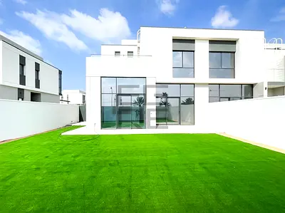 Luxury 4BR+M | Corner Unit | Next to Park