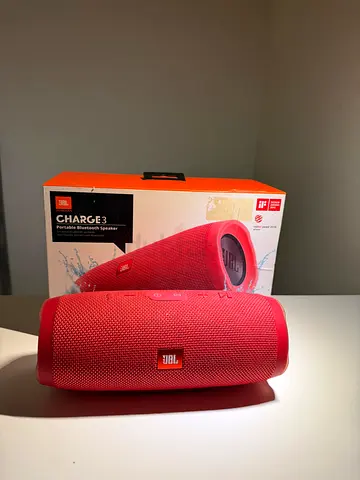 JBL Charge 3 Portable Bluetooth Speaker - Red, excellent Working Condition