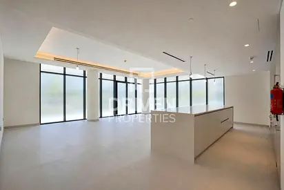 Corner Unit | Spacious | Premium Apartment