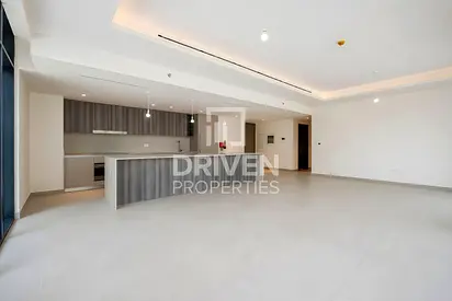 Corner Unit | Spacious | Premium Apartment