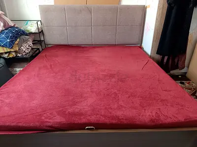 King Size Bed 180 x 200 with storage