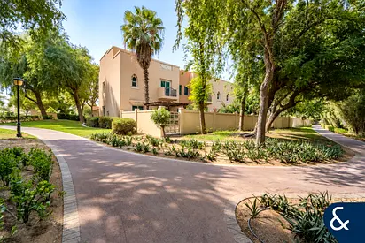 Exclusive | 4 Beds + Maid | Corner Unit