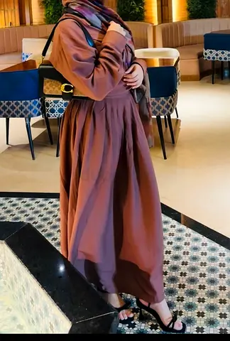 Brown long-sleeve blouse and skirt