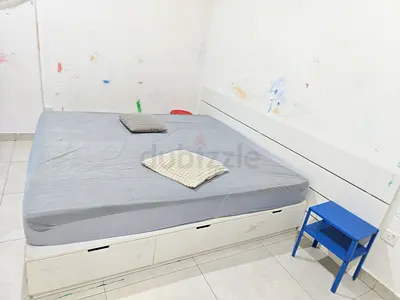 bed and matress with storage drawers and headboard, 180x200 cm Urgent Sale