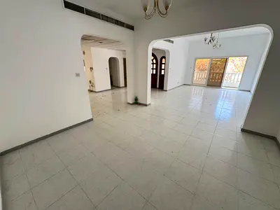 PRIME COMMERCIAL VILLA | JUMEIRAH 3 | BEACH ROAD VISIBILITY