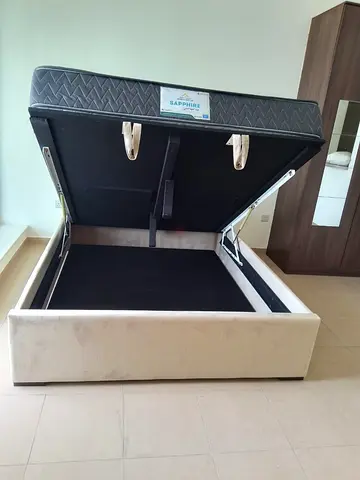 Queen size bed with mattress